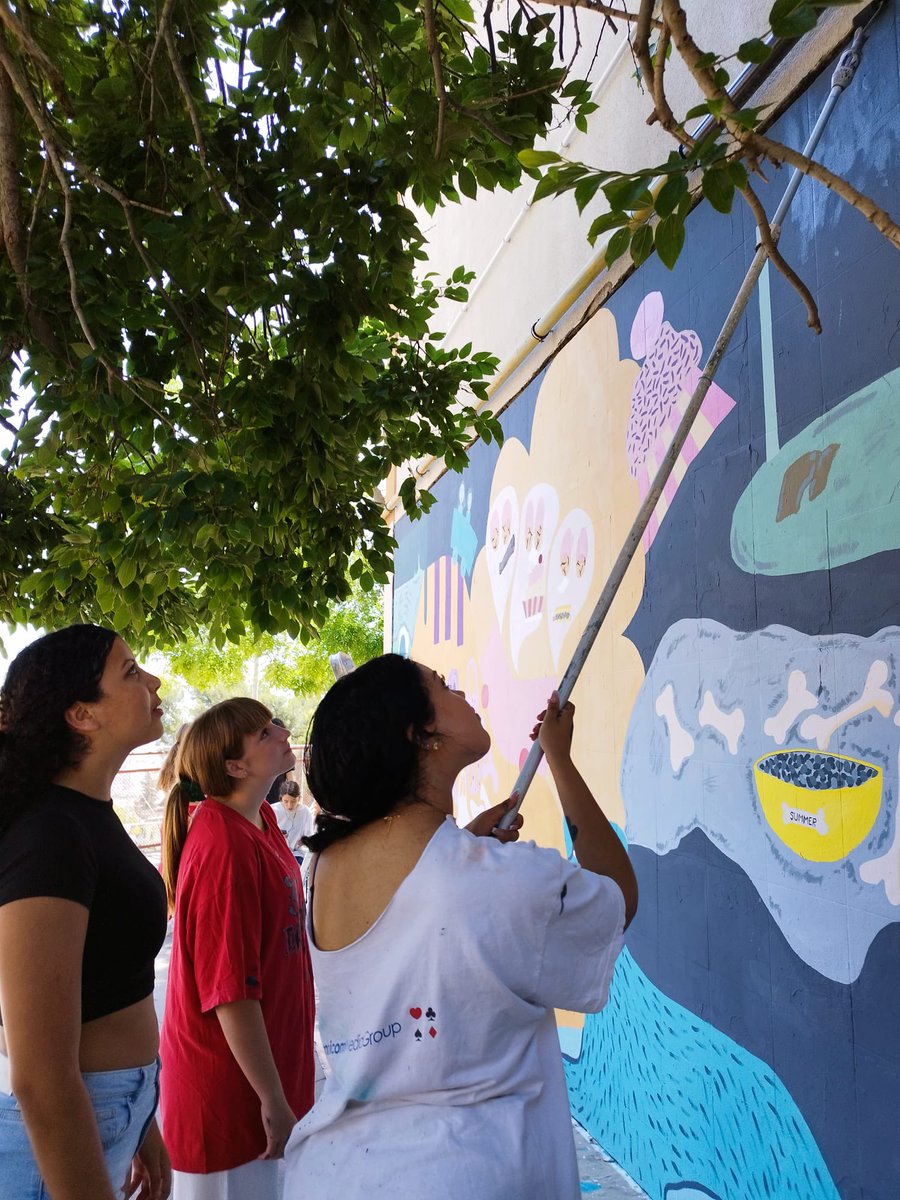 Institut Fco de Goya (@institutgoya) on Twitter photo Els alumnes de l optativa de Visual i Plàstica han participar en el projecte "Mural Urbà" del programa Enginy del <a href="/consorciedubcn/">Consorci d'Educació</a> La Leti i el Xavi han dirigit amb entusiame la creació que ha aconseguit decorar la nostra entrada amb les idees dels nostres alumnes #muralurba Els alumnes de l optativa de Visual i Plàstica han participar en el projecte "Mural Urbà" del programa Enginy del <a href="/consorciedubcn/">Consorci d'Educació</a> La Leti i el Xavi han dirigit amb entusiame la creació que ha aconseguit decorar la nostra entrada amb les idees dels nostres alumnes #muralurba