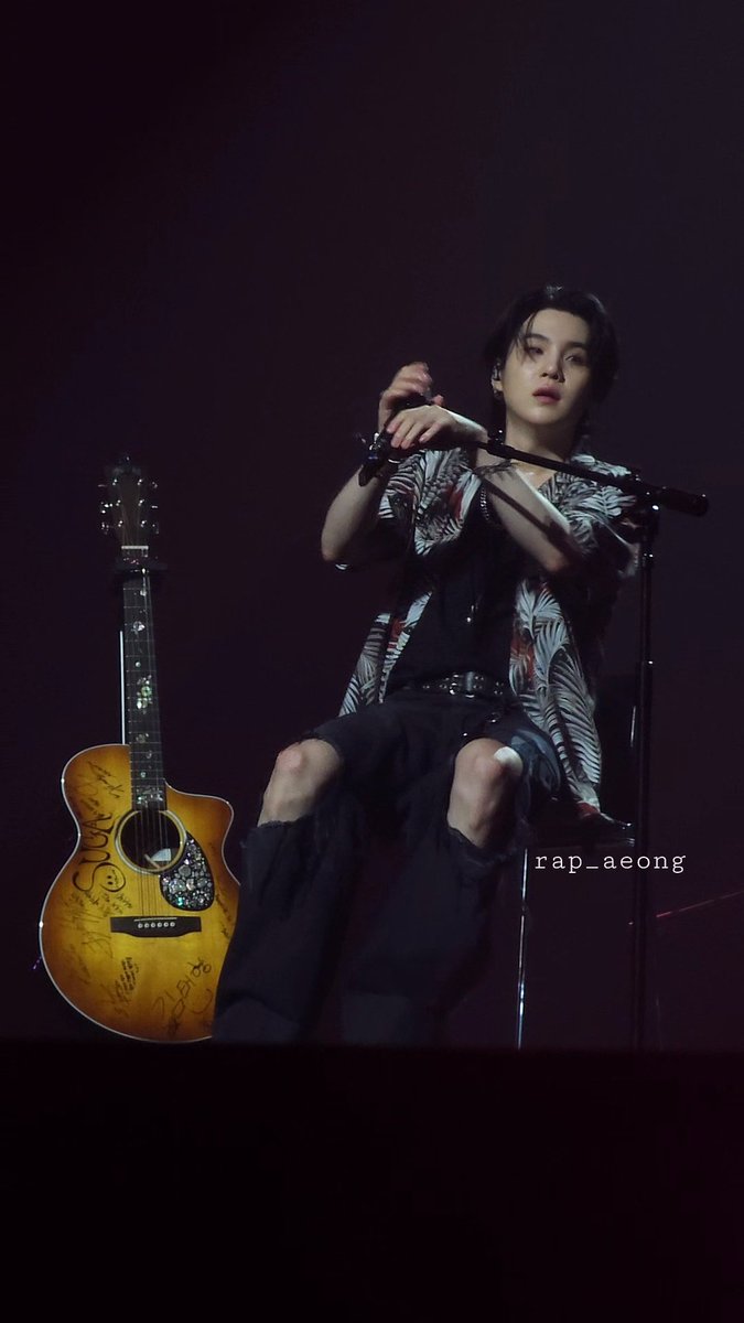 rap_aeong's tweet photo. D-369 윤기시🖤 https://t.co/TULNPsLUEl