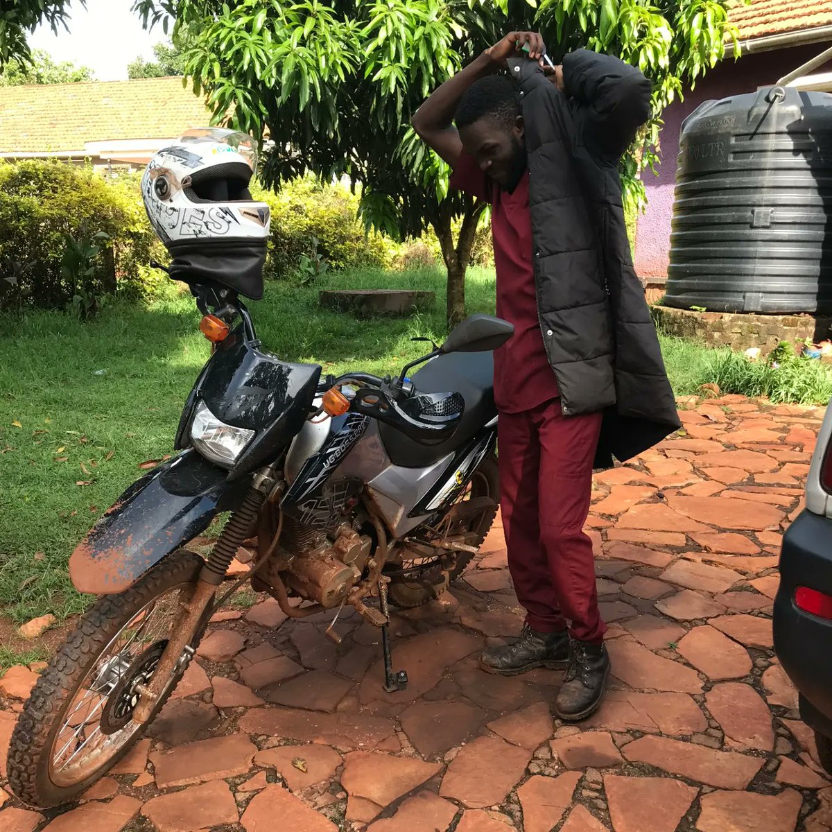 JothamAzira's tweet image. Not Your Ordinary Nurse! 
Come Rain or shine, dust or floods, I&apos;ll reach my patients&apos; homes to provide top-notch care! Devotion &amp;amp; compassion drive me! I&apos;m dedicated to making #recoveryAtHome a reality. See how I overcome obstacles &amp;amp; bring care to your doorstep in the frames below