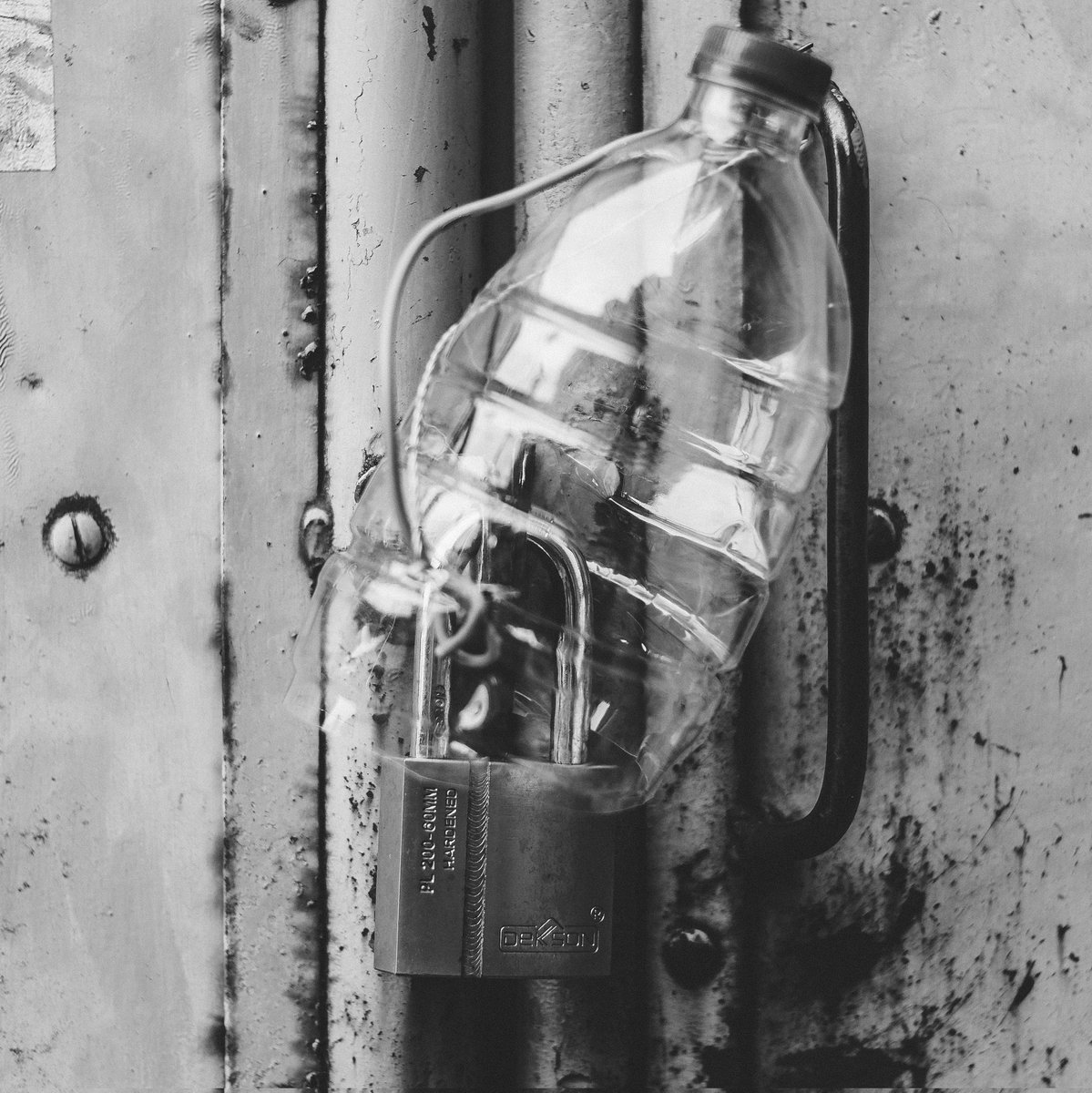 farid_efte's tweet photo. But how many times you repeat the same mistakes?
#VisualDairy #blackandwhite https://t.co/HdzzDckenY