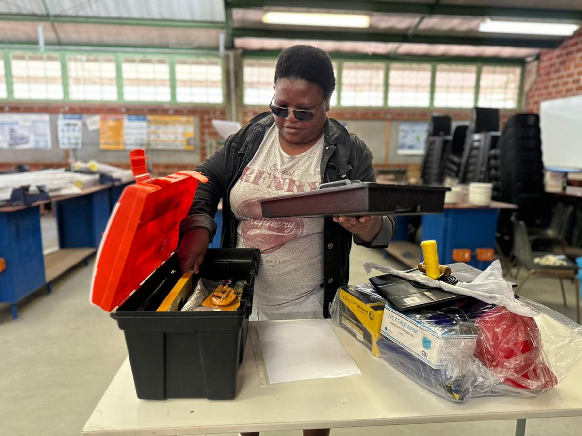 DBE_SA's tweet image. A week of hard work has come to an end for the first group of KwaZulu-Natal #ThreeStreamModel trainees. Capacitated with the requisite skills and tools of the trade, they've been encouraged to set up the relevant workshops back at their schools, with support from the province.