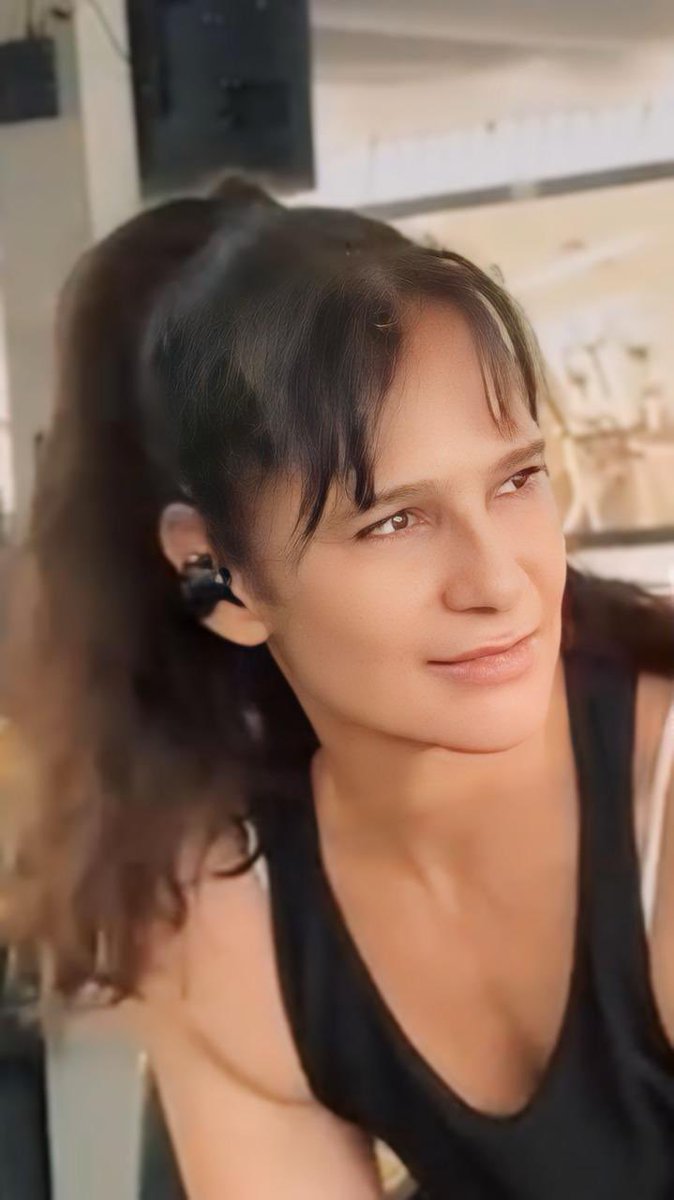 nélida tweet media