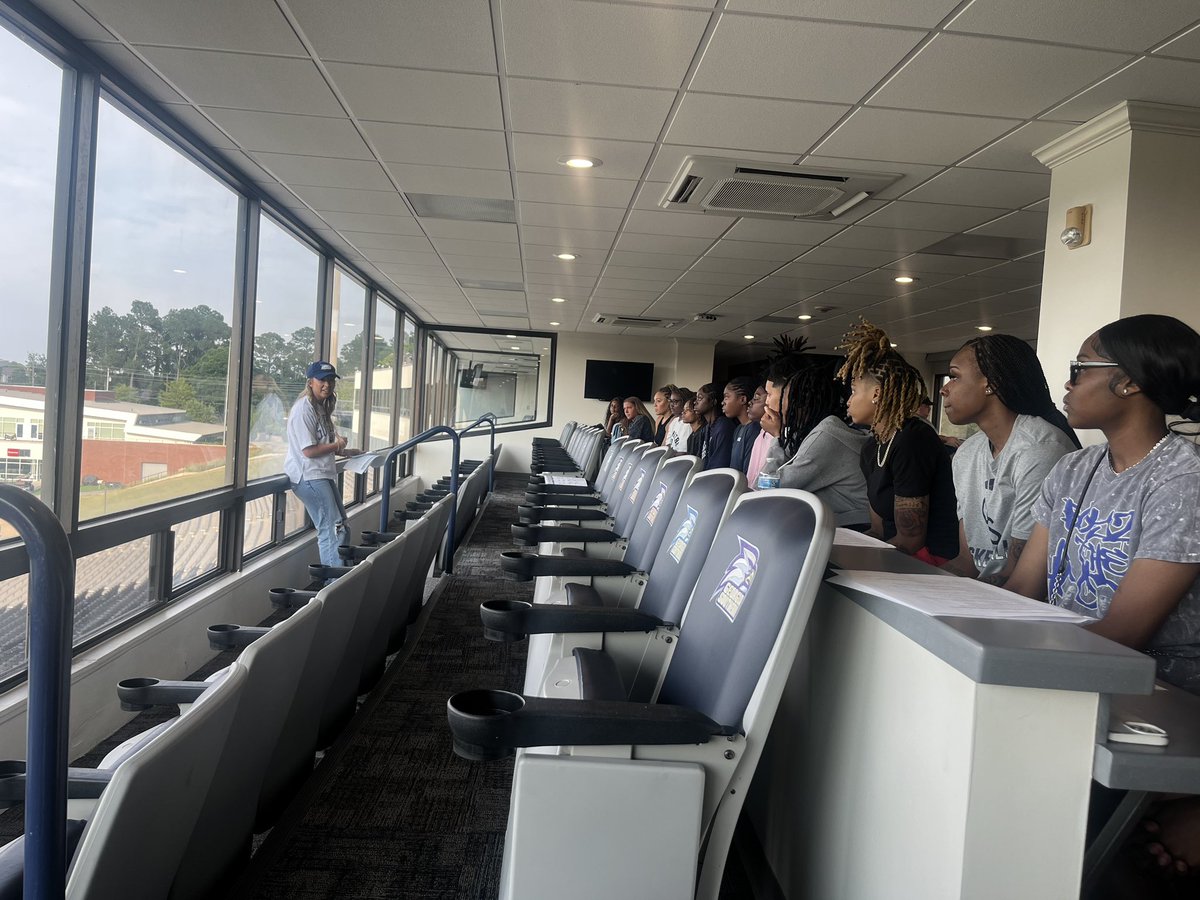 First team meeting ☑️

#HailSouthern