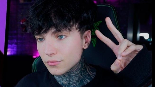 Formula_Music's tweet image. ¡DIFÍCIL! 🎧
Necesito urgentemente escuchar lo nuevo de... 
🔄 XCRY 
❤️ RAOUL VÁZQUEZ