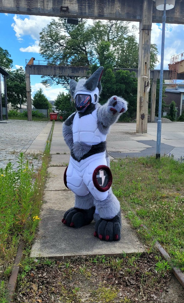 8BitProtogen's tweet image. You're Next! 

#FursuitEveyday #Fursuit #Protogen #Furry