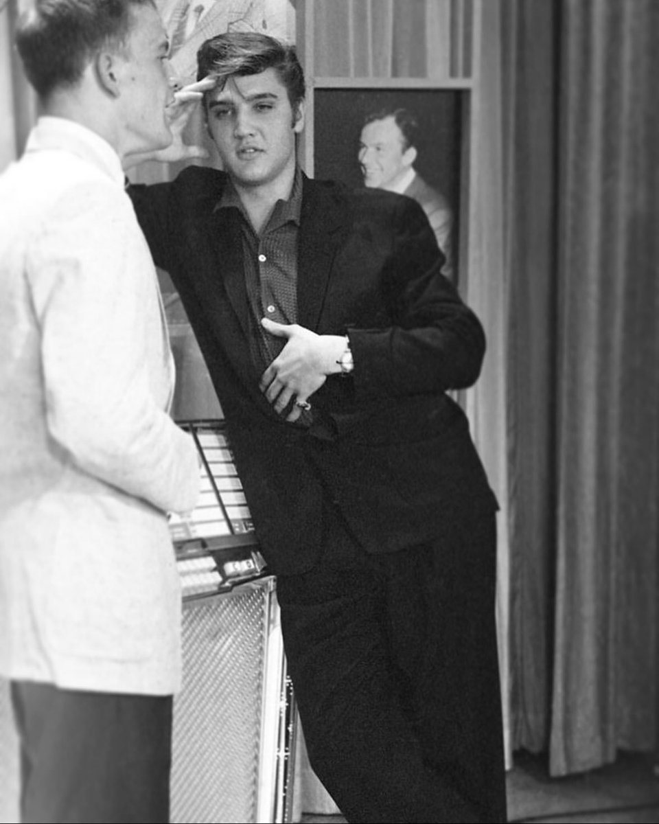 5Oelvis's tweet image. elvis at the wink martindale's teenage dance party show, June 16, 1956.
he was a sassy boy that day 🥴