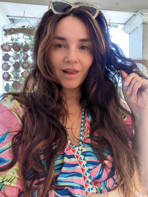 It's Father's Day so I have a puddle of cum in my underwear from my fav DILF. Happy day to all who celebrate