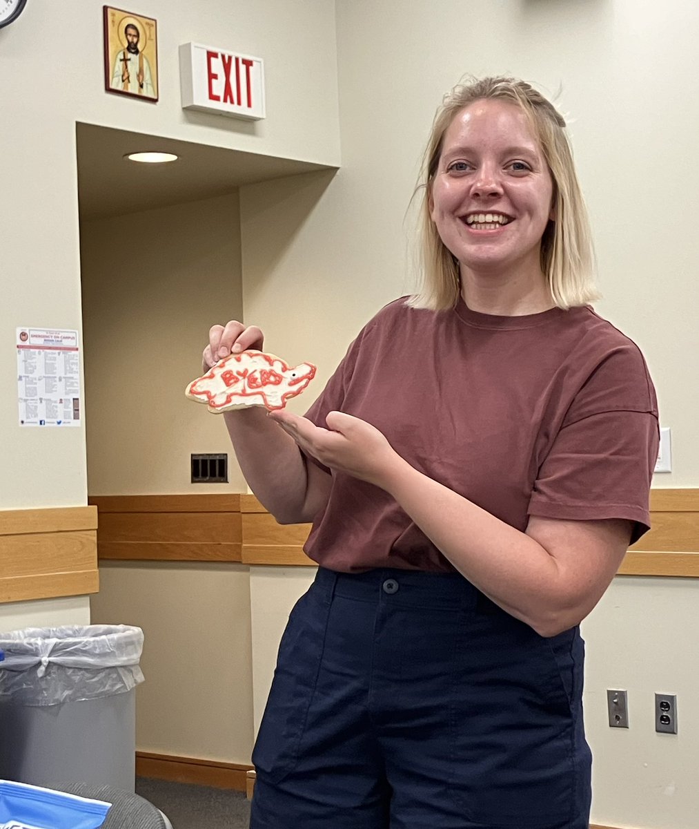 Congratulations to Byers Group member Stephanie Johnson on passing her independent proposal! Ask her about her interesting mechanochemistry ideas next time you see her. We celebrated with a board game night and some cookie decorating. #chemtwitter <a href="/ChemistryBC/">Boston College Chemistry</a>