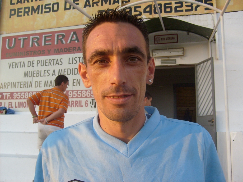 Incorporamos a LOLO Manuel Biernes Torres
A-Z jugaron en el CD Utrera
azjugadorescdutrera.blogspot.com