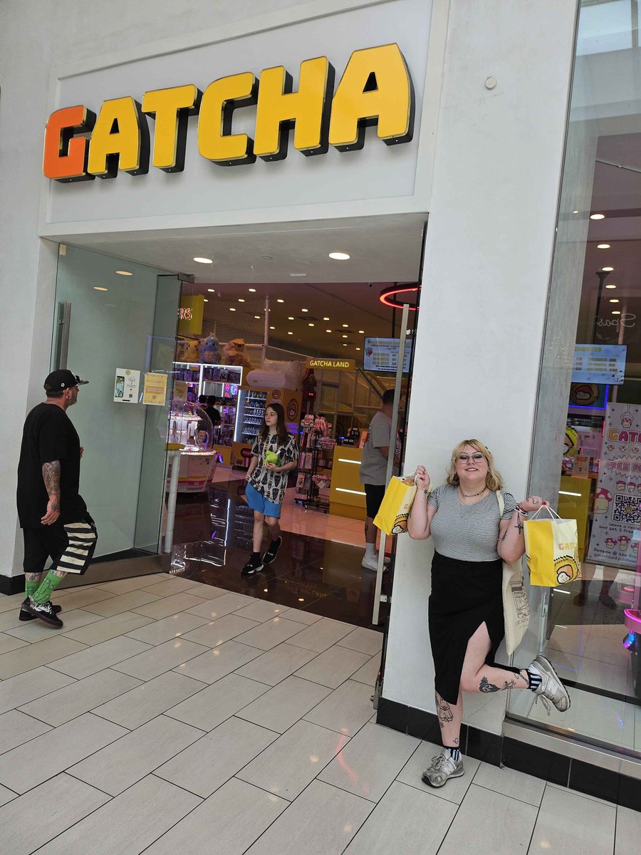 RealMints's tweet image. Happy birthday to my special, my absolute universe, the most amazing person in the world who I am so incredibly lucky to call my wife, @korekathryn 💖