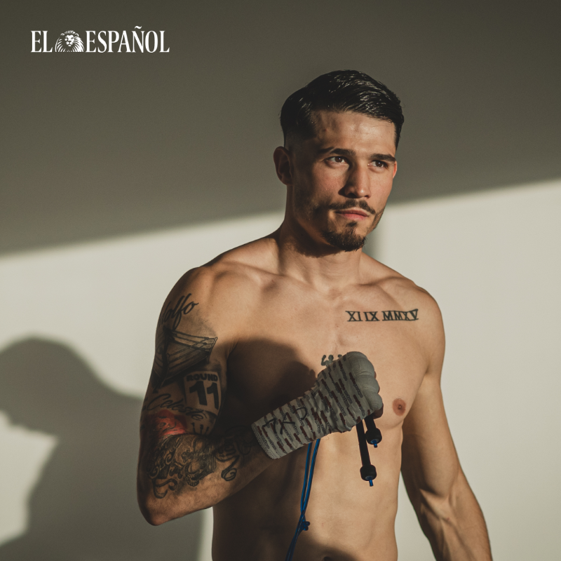 elespanolcom's tweet photo. Barrull venció en dos asaltos a Alexandru Lonita

👉 EL ESPAÑOL vivió con él los momentos previos y posteriores al combate: luchó con un dedo roto

"Me ha pasado una cosa por circunstancias de la vida de la que no me siento orgulloso, pero el silencio hace cómplice a cualquiera"