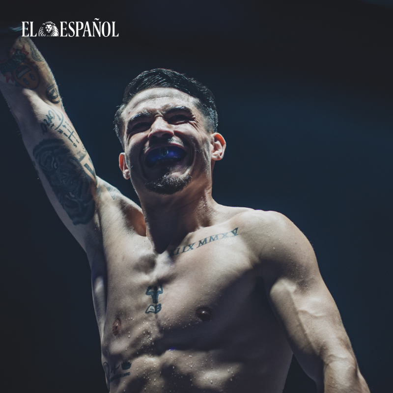 elespanolcom's tweet photo. Barrull venció en dos asaltos a Alexandru Lonita

👉 EL ESPAÑOL vivió con él los momentos previos y posteriores al combate: luchó con un dedo roto

"Me ha pasado una cosa por circunstancias de la vida de la que no me siento orgulloso, pero el silencio hace cómplice a cualquiera"
