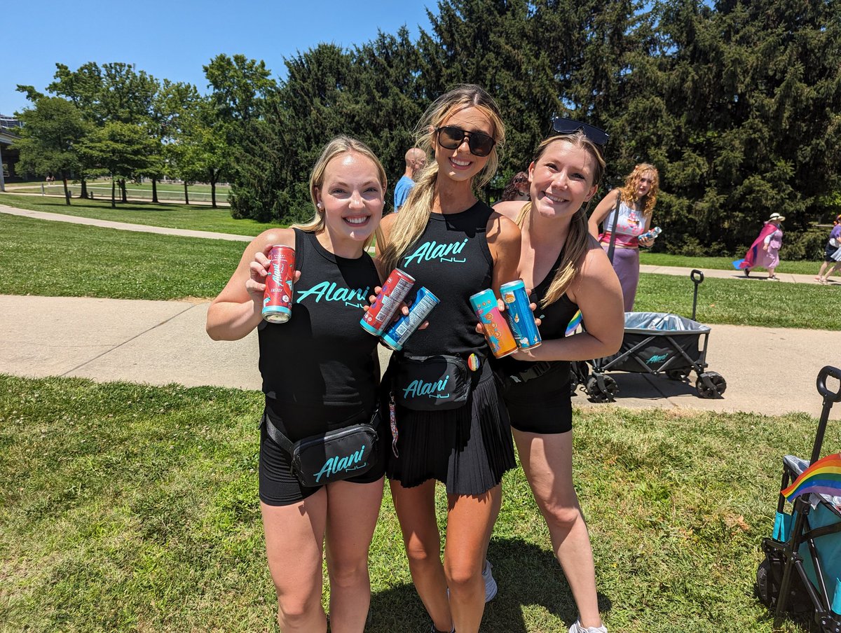 AngInKy's tweet image. Big love to @AlaniNutrition for the cold drinks at the end of the Pride Parade!
