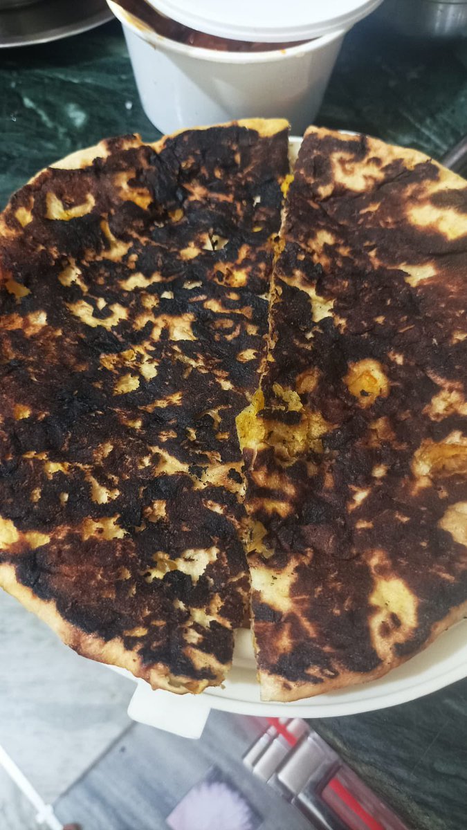 KumarSa77462035's tweet photo. @zomatocare @zomato 
my entire around 250/- rs of Naan/kulucha was burnt and I got a refund of 102/- .how did u make this calculation?  can you please explain https://t.co/ImKn6Gyglz