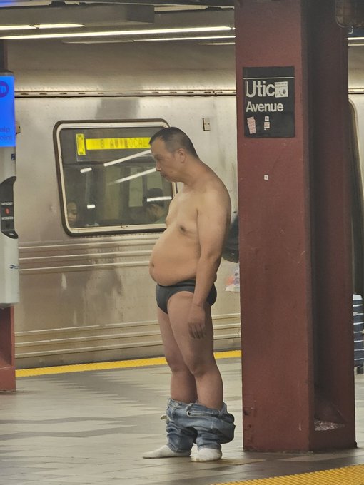 Shiit u see in New York... Happy Father's Day https://t.co/VnhCrtSokV<a href="/tag/palworld"class="tags"><span>#palworld</span></a>