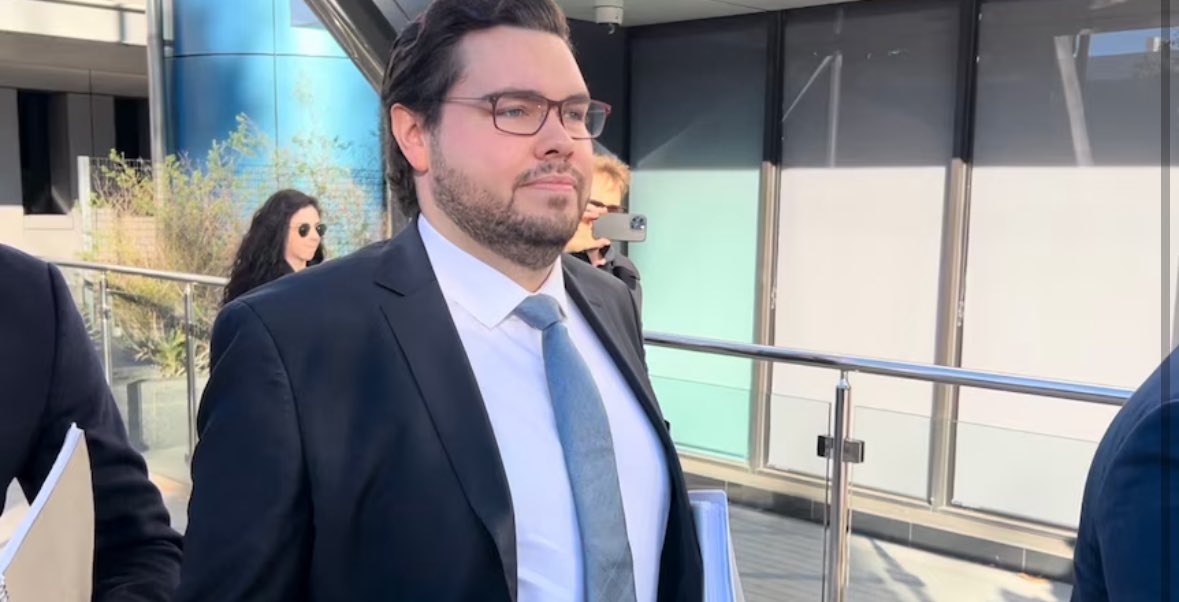 Bruce Lehrmann has arrived at Toowoomba court to face 2 rape charges. He told us “where’s Peter Costello when you need him” as he walked through the media pack @10NewsFirstQLD