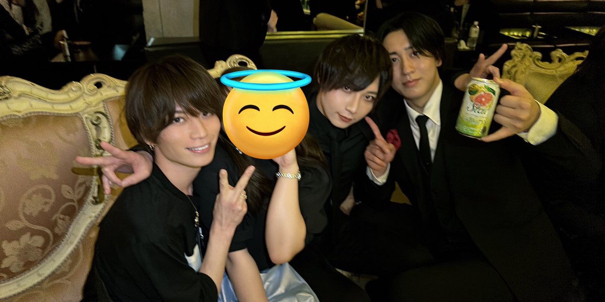 kaoru_AIR's tweet photo. リアバリアバうるせーから
とりあえずビアタンにテキーラかましてやった。
神様はみのるんの顔とスタイルと性格は丁寧に作っても、肝臓は雑に作ったみたいです🫶

また飲もーねクソヘタレウンコ💩

おめでとう😌 https://t.co/WEvVdjfy75