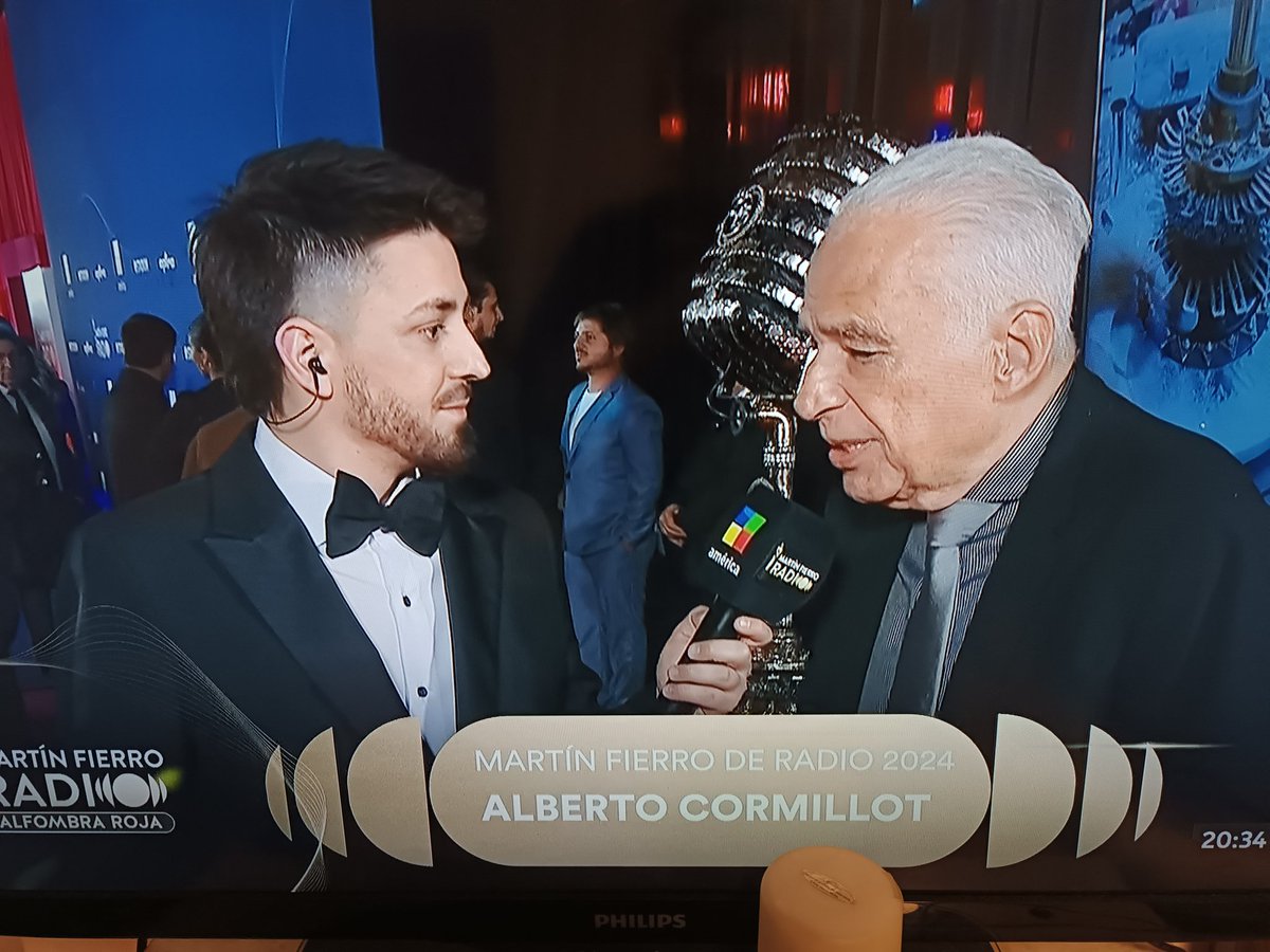 Vamos <a href="/DrCormi/">Dr Alberto Cormillot</a>!  #AlguienTieneQueDecirlo 
#SomosMitre #MartinFierroDeLaRadio #MartinFierro 
<a href="/radiomitre/">Radio Mitre</a>