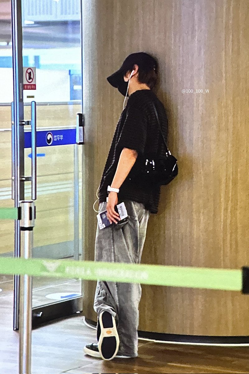 Sunbear_66's tweet photo. 240617 ICN 🛬
#해찬 #HAECHAN #ヘチャン #NCT
©소유자 https://t.co/li7isLjiG8