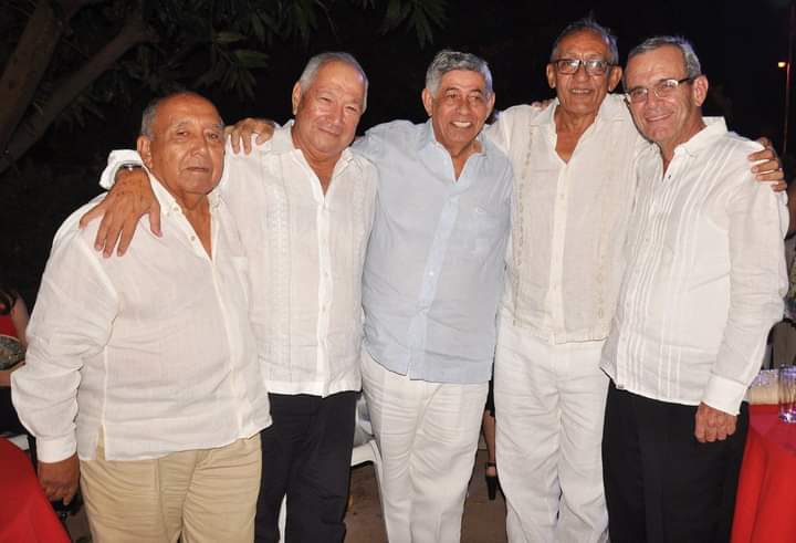 HernandoMo46169's tweet photo. Alcaldes que se destacaron en Los 450 y Parte de V/par, Rodolfo Campo, (El Reflejo) Ciro Pupo, nos dejó un hospital  Luis Fabián, (Buen Pavimento), Mello Castro (dejo infraestructuras),Tuto Uhia la Avenida 450 Parques y La Adalberto Ovalle, Ernesto Orozco arregla esto en el 2024. https://t.co/pFCGfAK2Qn