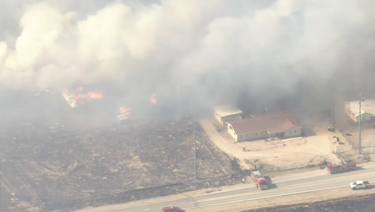 ImIntoFires's tweet image. Pictures of the structures on fire.#MaxFire VIA:@KTLA