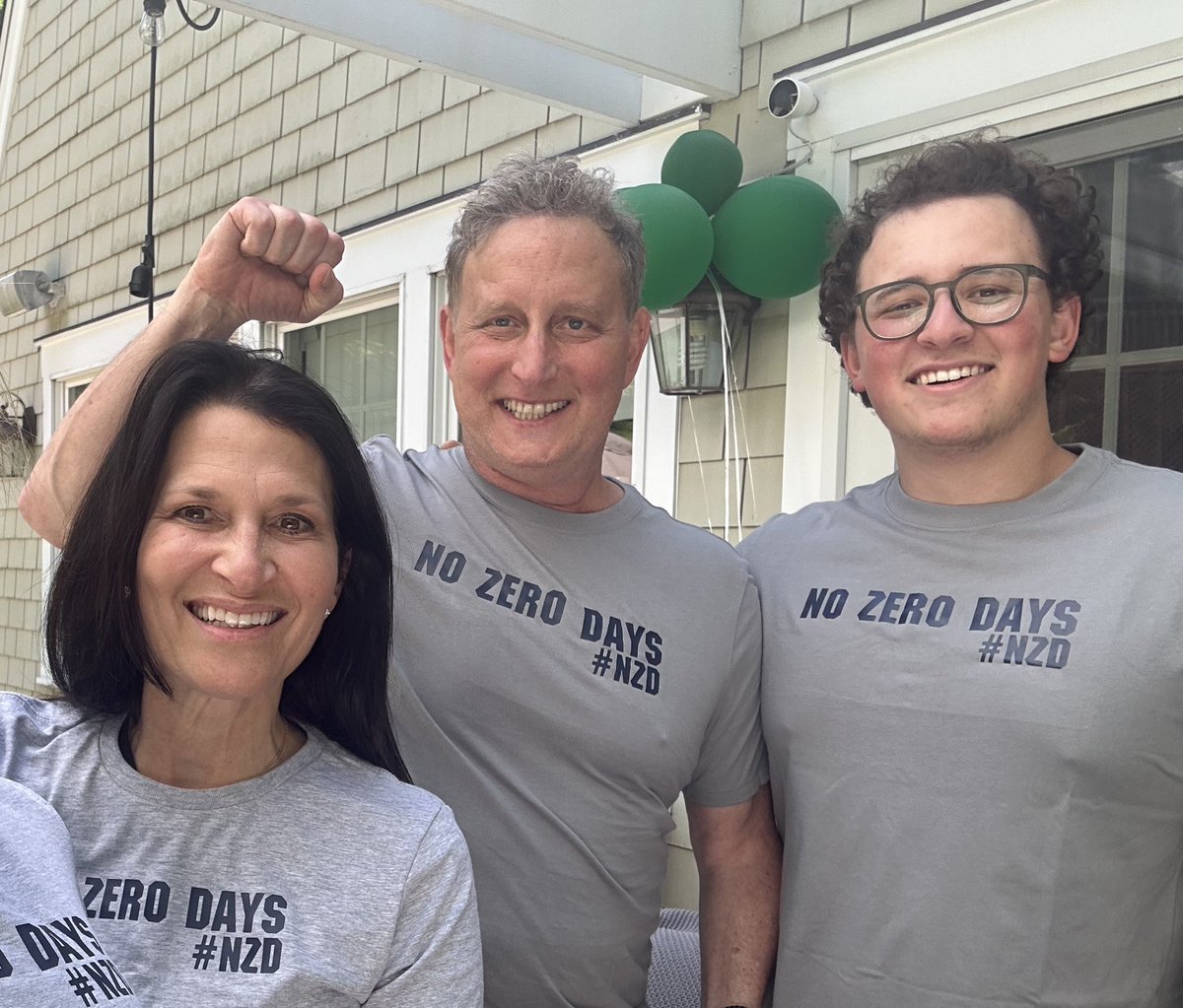 No zero days family style. #nzd 
To truly accomplish something it takes a mind shift to action everyday even if it’s a small step  It’s not a zero.
