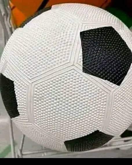 EuclidesMarron's tweet photo. Essa bola quando te chegava na cara mundo acabava⚠️😭😭😭 https://t.co/ai4z10hSpV