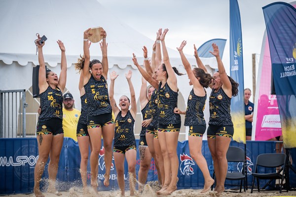 🏆¡<a href="/cbmpciudemalaga/">Fundación Fomento Deporte CBMP Ciudad de Málaga</a> CAMPEÓN DE #EBTFinals2024! 

🥈¡<a href="/bmplayabarbate/">Salazones Herpac BMP Barbate</a> se lleva la plata del torneo! 

👏<a href="/CBPlayaParla/">Galobank CBP Parla</a> y <a href="/bmplayalcala/">CB Playa Alcalá</a> quedan como 8º y 6º clasificado, respectivamente

🗞️Toda la información 👉arenahandballtour.com/malaga-conquis…

#Handball #Balonmano