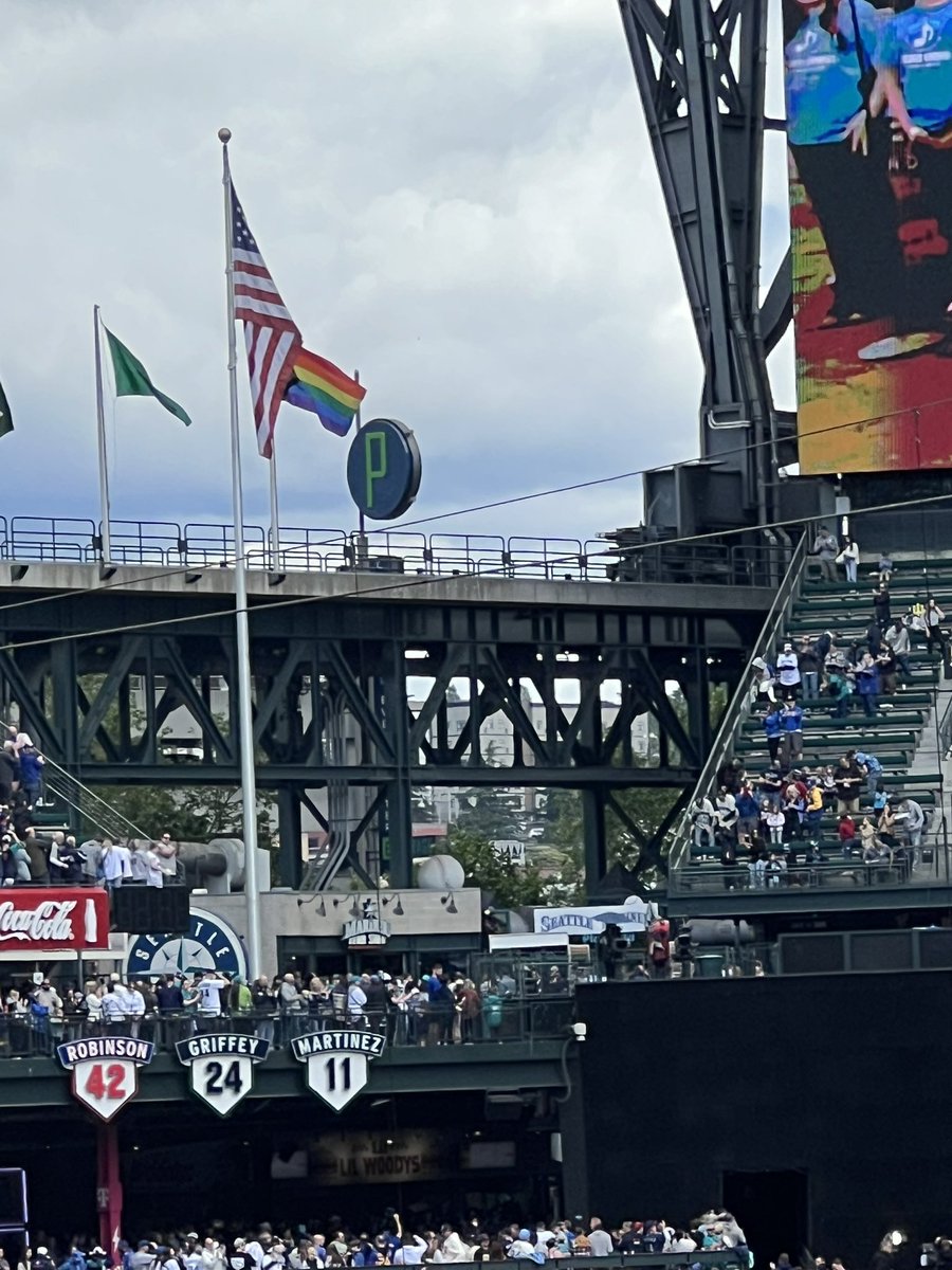 sportsidiocracy's tweet image. Hey @rangers why don’t you have one? #PrideForAll