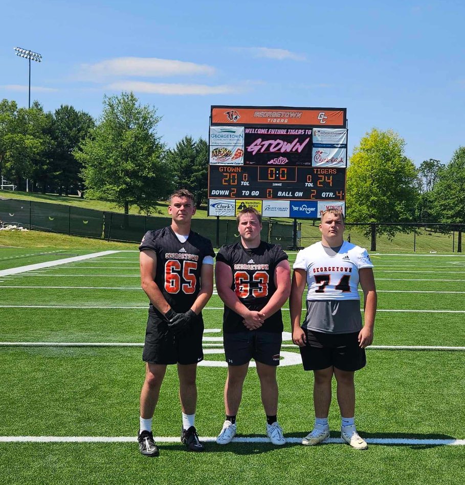 AshbySpacek's tweet photo. Went against some stiff competition today at the Georgetown Camp today. Overall got better and experienced great coaching from @CoachDamGC @GtownCoachO. https://t.co/yO2KEysiAp
