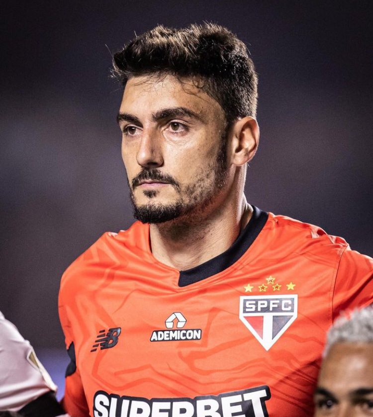 joaozspfc's tweet photo. saudades

1. sentimento melancólico devido ao afastamento de uma pessoa. https://t.co/ZgBsBiOFDL