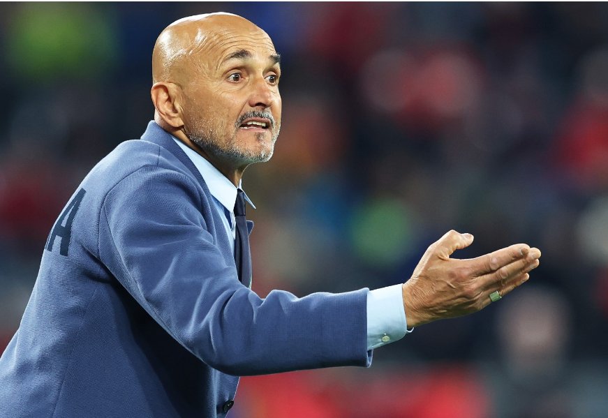 Dying to hear what <a href="/dieworkwear/">derek guy</a> has to say about @EURO2024 managers and coaches starting with Spalletti's suit with ITALIA on the back...🧵 please!