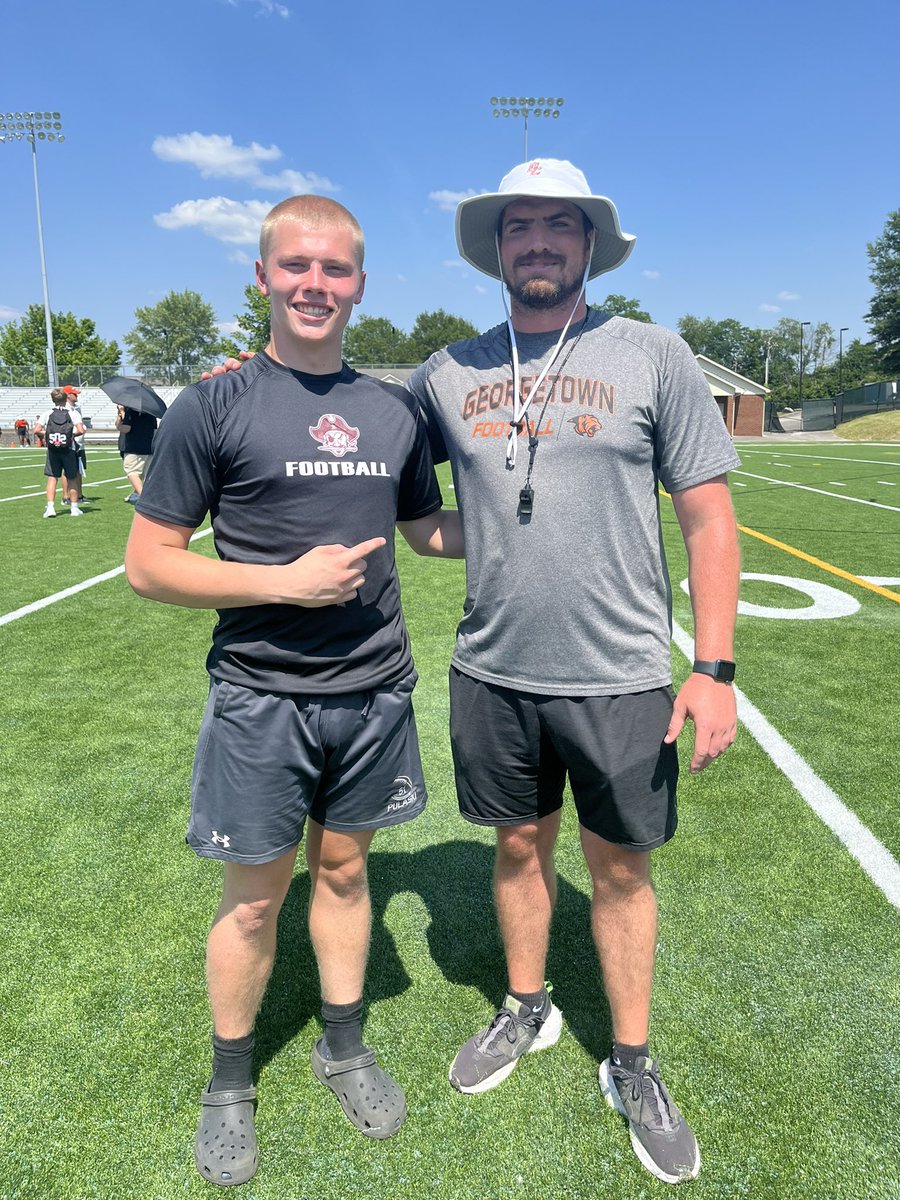 LovelessGunner's tweet photo. Great work today at Georgetown @CoachDGage @GtownCoachO @coachtaburns @CoachMobley8 @PCHSFB https://t.co/UAc4x9OoAL