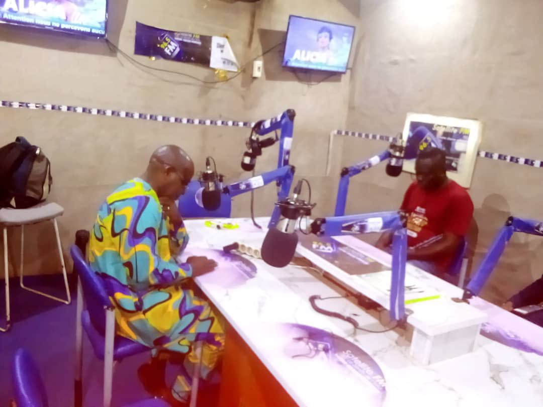 Roleonceassocn's tweet photo. We honored the invitation at Satellite FM. It was a great Exchange.
#Roleonce
#Roseleonceassocation
#Humanitarian
#Healthcare https://t.co/HU6kQ7MEKq
