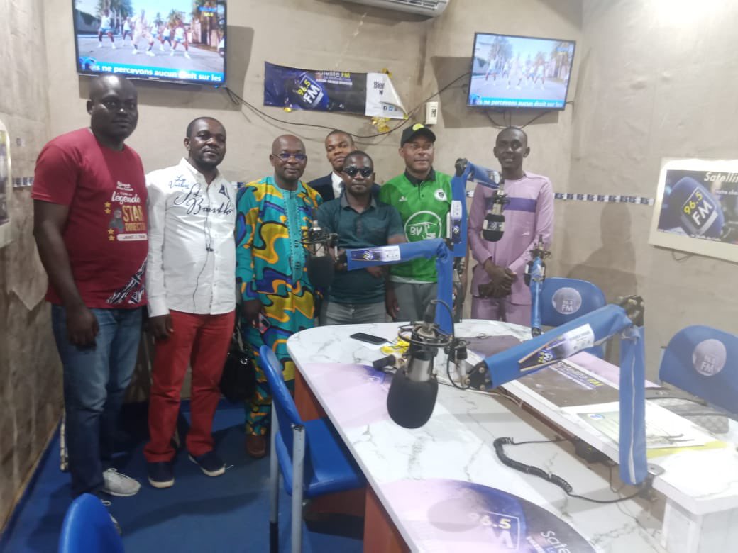 Roleonceassocn's tweet photo. We honored the invitation at Satellite FM. It was a great Exchange.
#Roleonce
#Roseleonceassocation
#Humanitarian
#Healthcare https://t.co/RHdgUaynrW