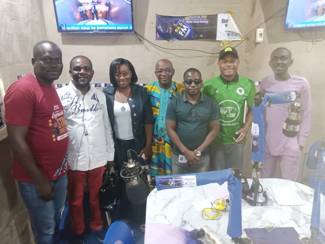 Roleonceassocn's tweet photo. We honored the invitation at Satellite FM. It was a great Exchange.
#Roleonce
#Roseleonceassocation
#Humanitarian
#Healthcare https://t.co/RHdgUaynrW