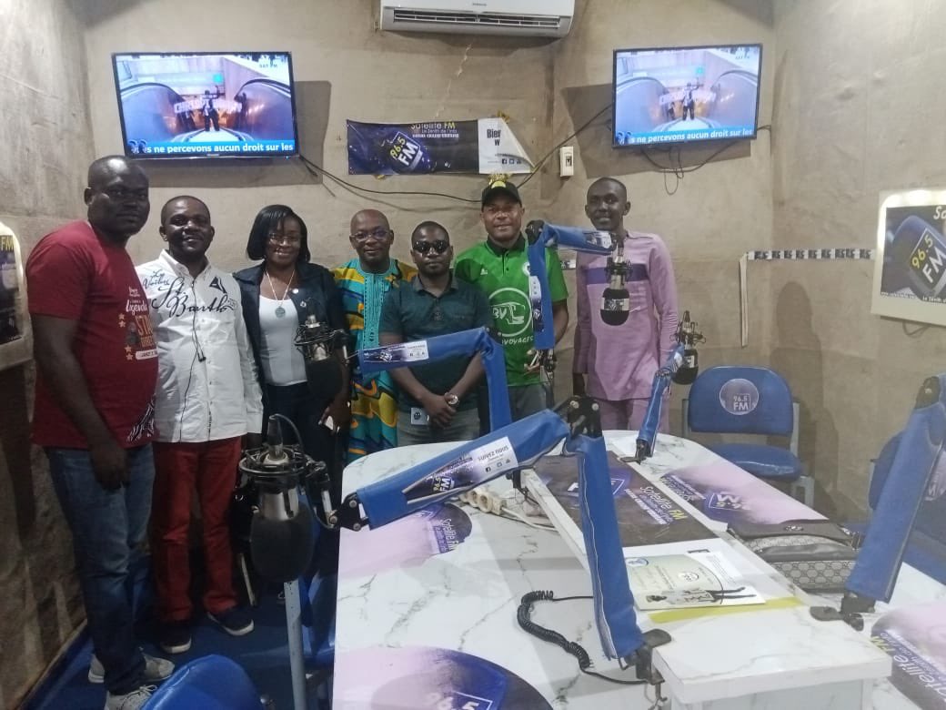 Roleonceassocn's tweet photo. We honored the invitation at Satellite FM. It was a great Exchange.
#Roleonce
#Roseleonceassocation
#Humanitarian
#Healthcare https://t.co/RHdgUaynrW