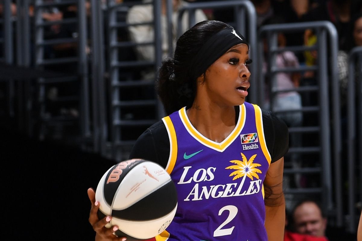 DeeOnTheW's tweet photo. Rickea Jackson is a BUCK! Her ceiling is non-existent. She can be whatever she wants to be in the #WNBA. So skilled; so intelligent; so long and athletic - probably the closest thing to a 🦄 coming out of the rookie class.

Now up to: 

16 pts
3 reb
2 ast
1 stl

#WNBA #TimeToShow #LASparks