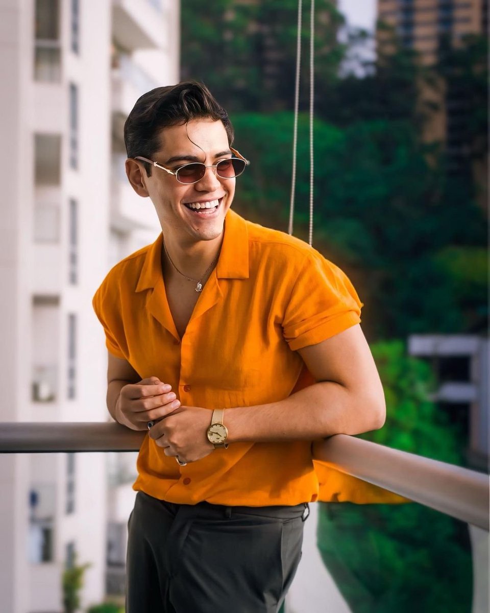 allyson_AOCL's tweet photo. Hoy es el cumpleaños de este chico maravilloso, que es un gran compositor!!! 
Feliz cumpleaños @francomusick que te la pases muy bonito sigue brillando como siempre ♥️🤩🥳🥳🥳
#EstrenoElUltimoAbrazo
#NuevaMúsica https://t.co/V7mOOc4lJP