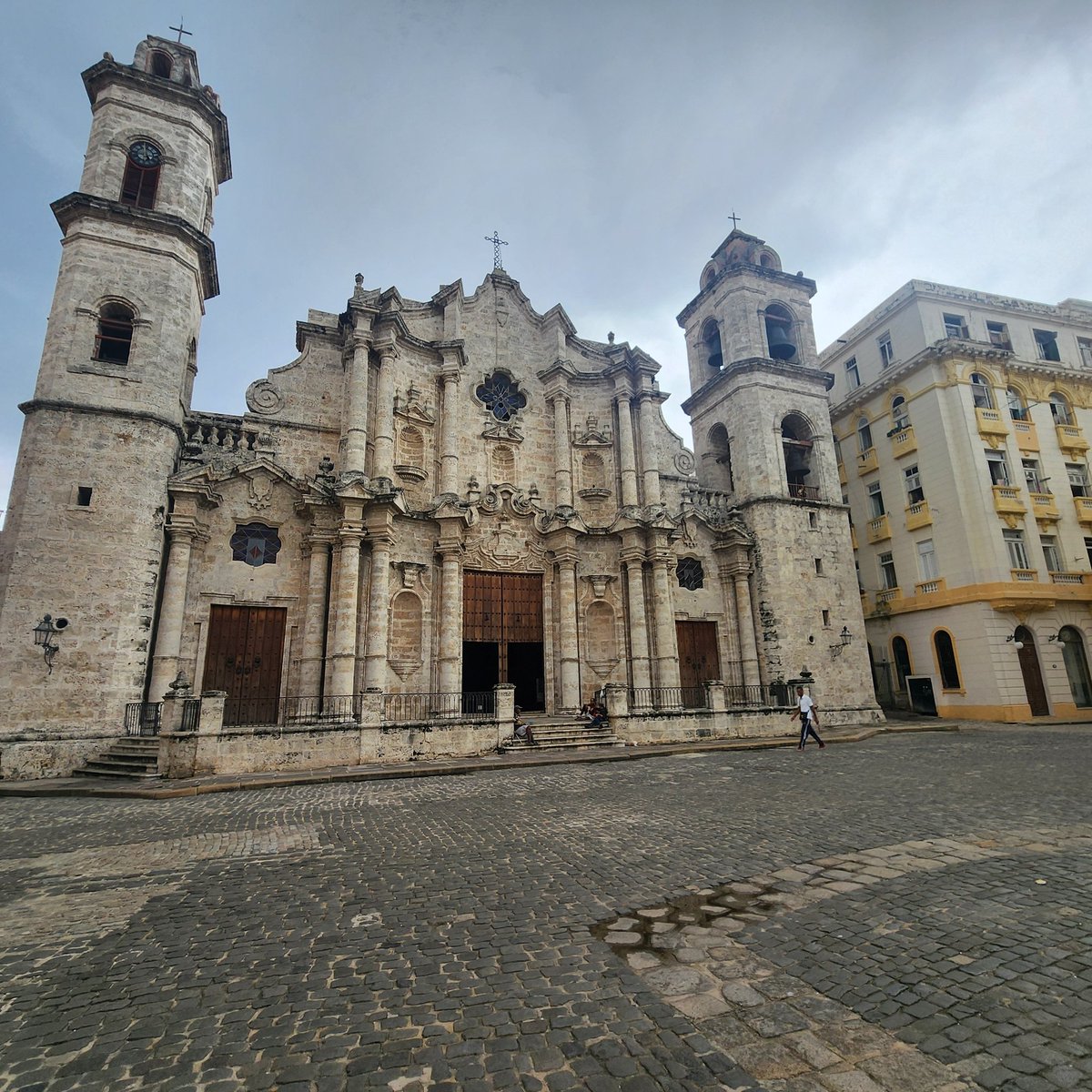 papa_elefante's tweet photo. #Domingueando en
#LaHabanaViveEnMí
#Fortaleza del siglo XVI ahora museo de Oro todo lo que se ha encontrado en la bahía de la habana
#Edifico gubernamental
#Catedral principal https://t.co/0GB5A9FmLB