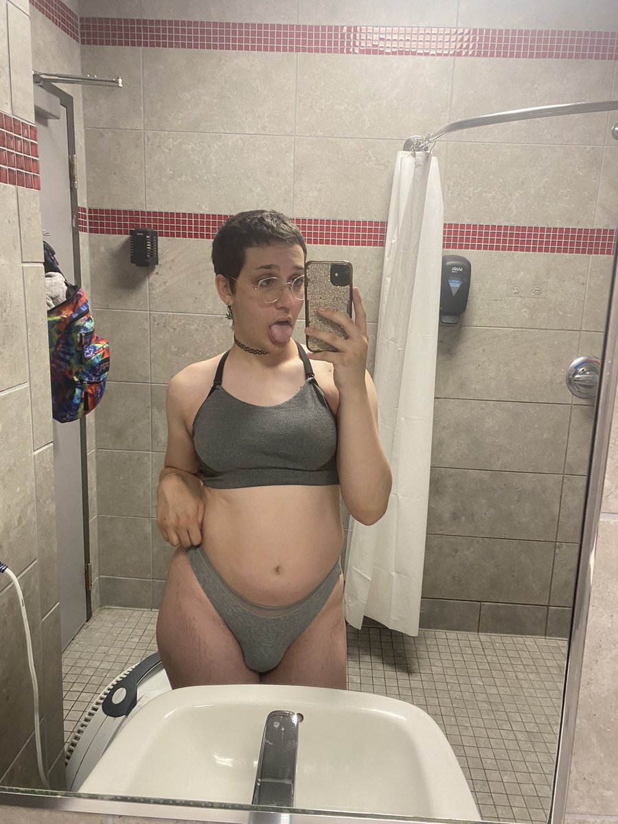 goonbuj's tweet photo. What do you think of my gym pics?;)  #gym #transgirl #onlyfans https://t.co/92on5uTVTf