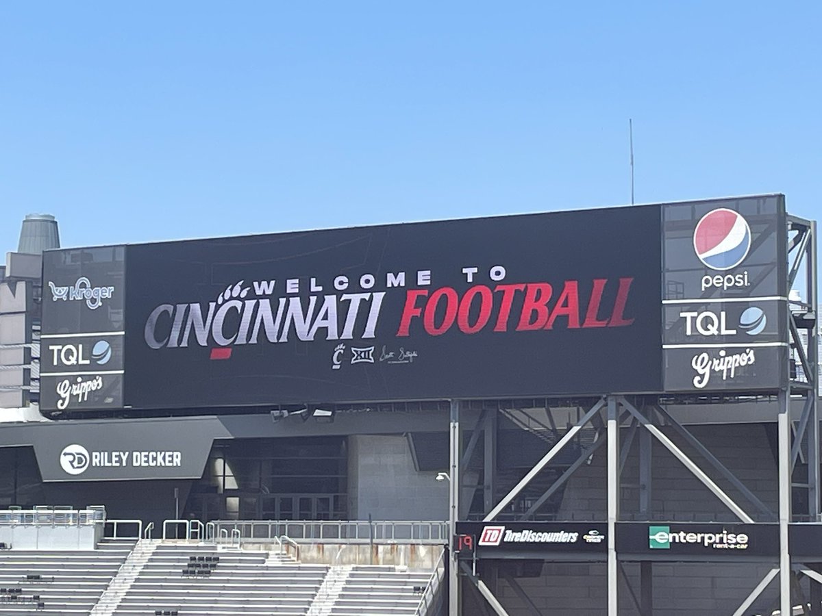 Kendal Coleman (@kendalc2025) on Twitter photo I had a great camp today <a href="/GoBearcatsFB/">Cincinnati Football</a>! Thankful for the opportunity to compete.
<a href="/CathedralFBall/">Cathedral Football</a> <a href="/CoachABarth/">Coach Barth</a>
<a href="/DB_CoachCoombs/">Kerry Coombs</a> I had a great camp today <a href="/GoBearcatsFB/">Cincinnati Football</a>! Thankful for the opportunity to compete.
<a href="/CathedralFBall/">Cathedral Football</a> <a href="/CoachABarth/">Coach Barth</a>
<a href="/DB_CoachCoombs/">Kerry Coombs</a>