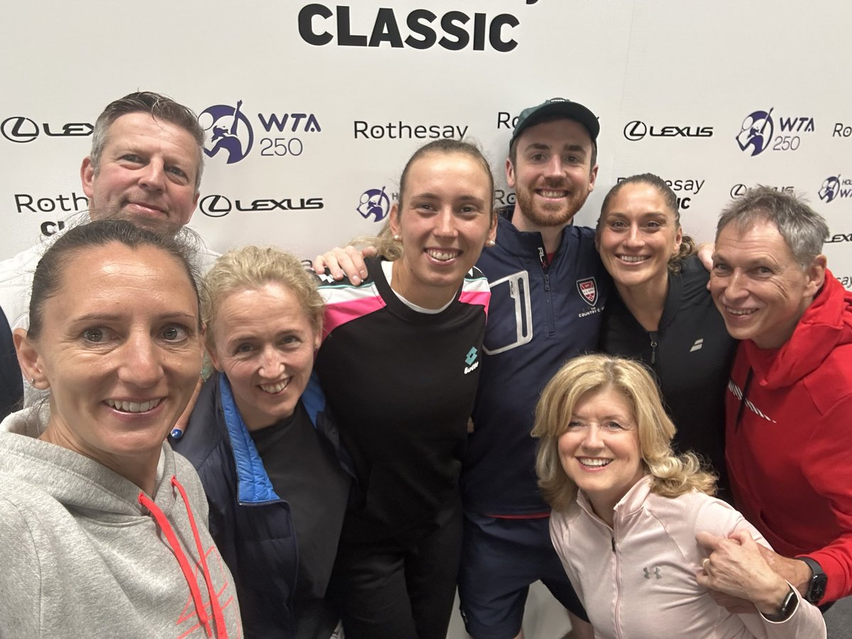 Our captains had an amazing experience at qualifying weekend at the #RothesayClassic
They were treated to a Q and A session with current Doubles World number 1: Elise Mertens.
Great memories made:
<a href="/WTA/">wta</a> <a href="/the_LTA/">LTA</a> 
#teampriory