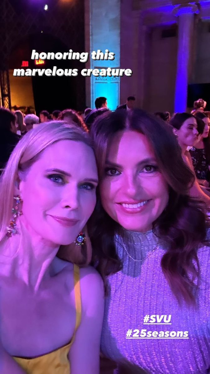YazBitmesiin's tweet photo. “honoring this marvelous creature” 🥹❤️
#MariskaHargitay || #StephanieMarch || https://t.co/TSv8CSYC7Q