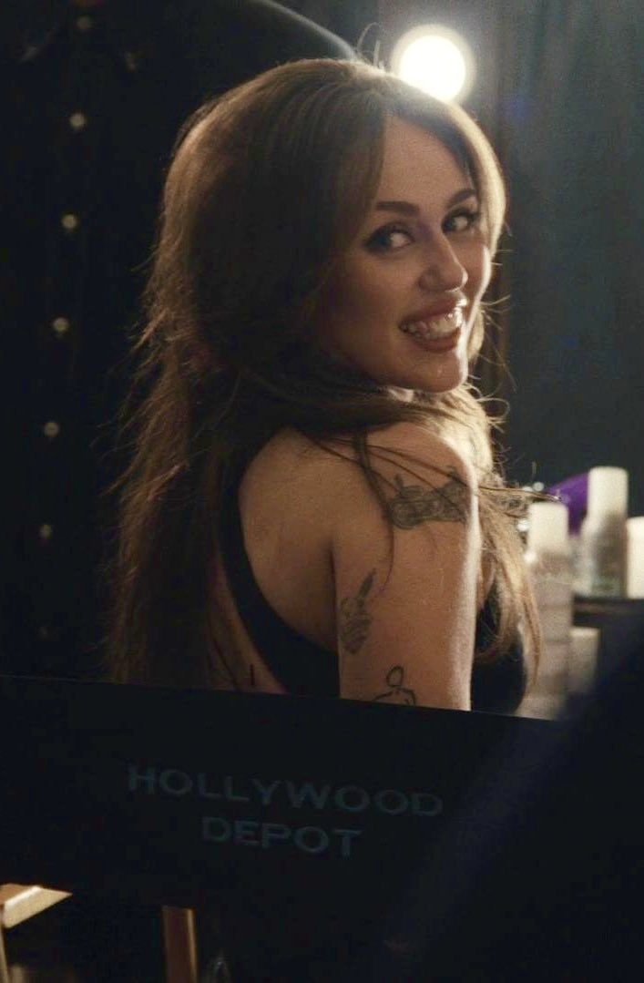 miley cyrus, 2024