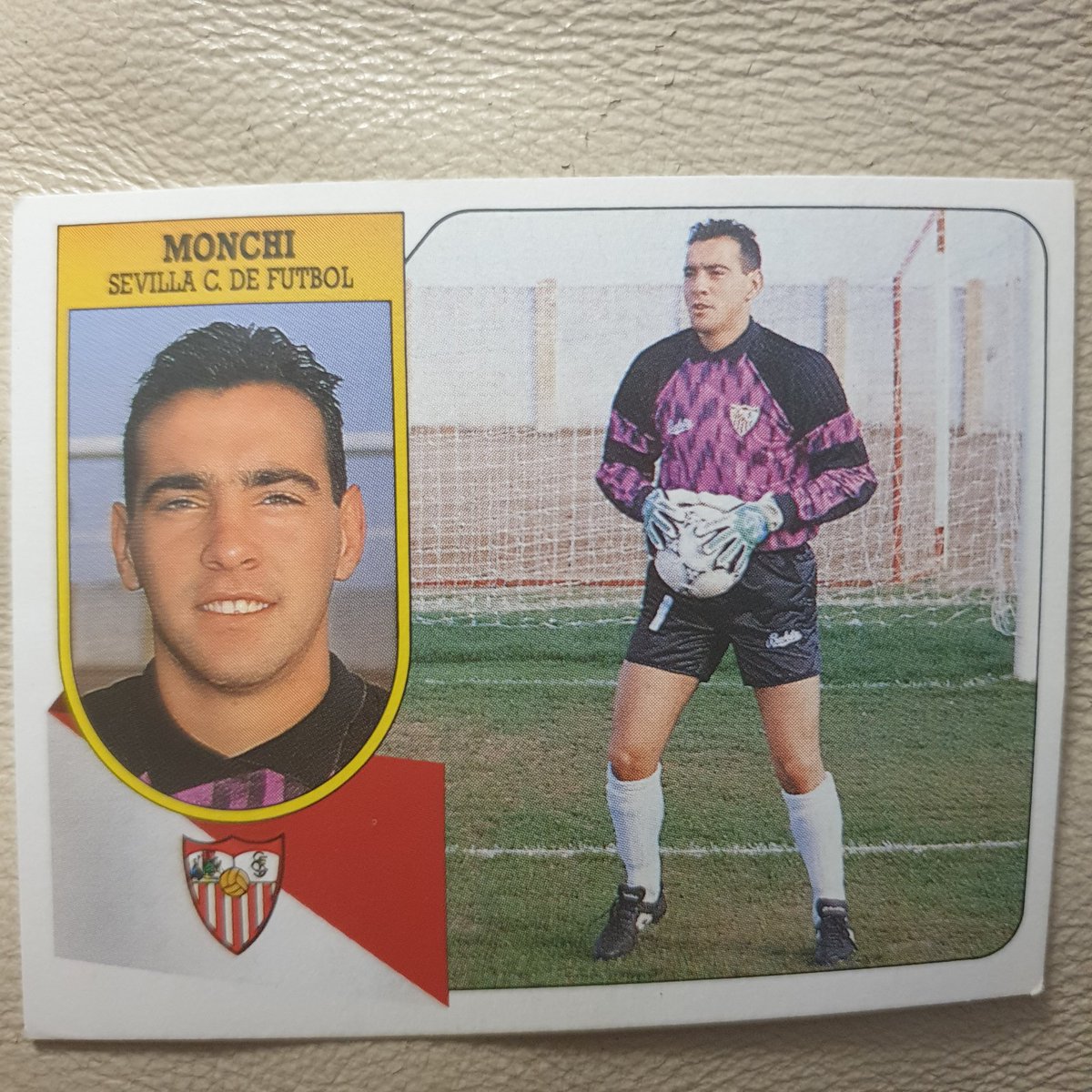 Mira lo que me he encontrado en un cajón <a href="/leonsfdo/">Monchi</a> supongo que la tendrás pero si la quieres te la puedo hacer llegar.