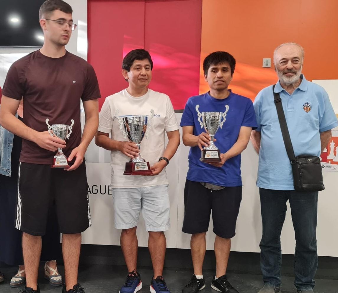 EscacsSantBoi's tweet photo. Finalitzat el XIV Memorial Josep Lorente. El GM Miguel Muñoz s'ha proclamat campió, subcampió el MI Jonathan Cruz  i el FM Víctor Álvarez ha completat el podi. Enhorabona  i moltíssimes gràcies als 171 jugadors que ens heu acompanyat. Classificació final https://t.co/ylgunMJbRN https://t.co/Q0JJJYEXaS