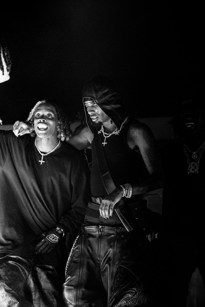 Shelovesmeechie's tweet image. lol y ken looking like a great chaos in real life ♾️