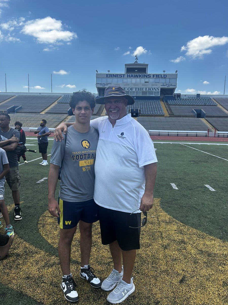 Yesterday I had a great time at the <a href="/Lions_FB/">East Texas A&M Football</a> camp! Huge thanks to all the coaches for their time and guidance, especially to coach <a href="/cdole13/">Clint Dolezel</a> for making this possible and to coach Jeff Cleveland for his support and coaching throughout the camp. #GoLions
