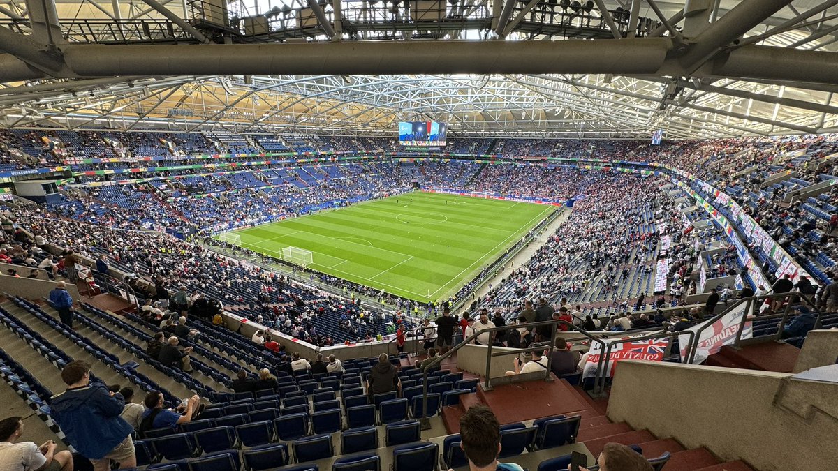 Rampage_9's tweet photo. Matchday 74. 
Serbia 🇷🇸 0-1 🏴󠁧󠁢󠁥󠁮󠁧󠁿 England 
Bellingham (13)  
🏟️ 2️⃣0️⃣9️⃣ Arena AufShalke. 
#euro2024 #Serbia #England https://t.co/LvLajRJw4R